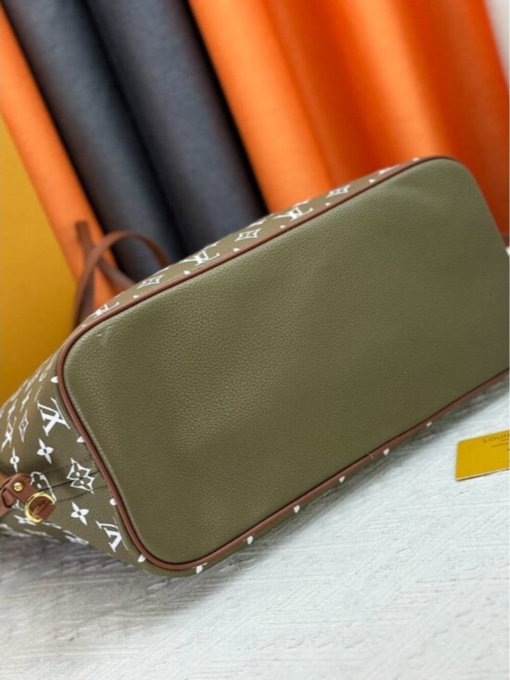 NWT - Louis Vuitton Authentic Bags - Picture 5 of 9